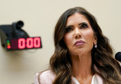 Trump to replace Homeland Security chief Kristi Noem with Markwayne Mullin
