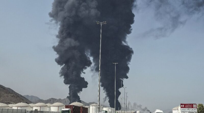 Trump urges other nations' warships to protect Gulf oil route