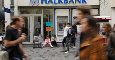 Turkey's Halkbank, U.S. Justice Department in deferred prosecution agreement, judge says