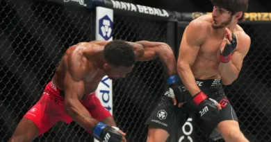 Movsar Evloev and Lerone Murphy in action.