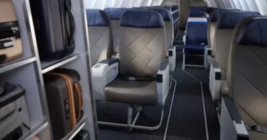 United is revamping this regional jet so it can actually fit your carry-ons