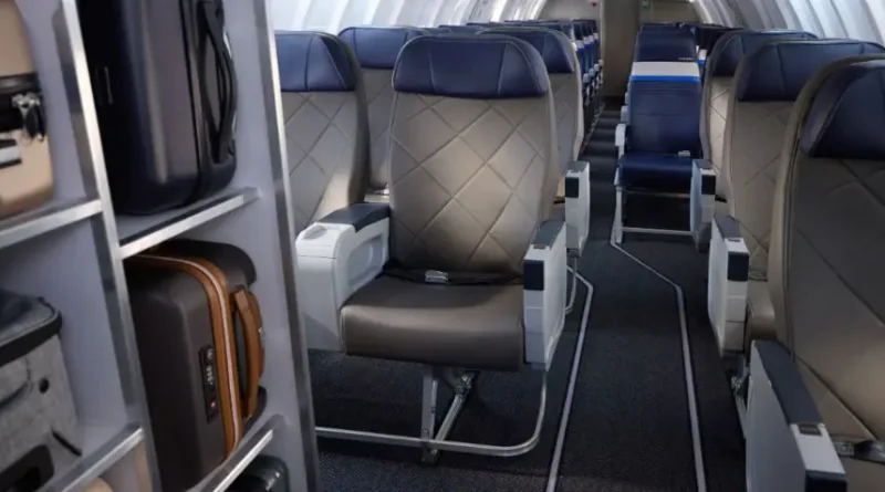United is revamping this regional jet so it can actually fit your carry-ons