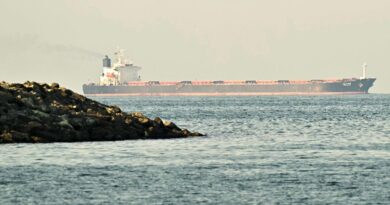 Why have 1,000 ships at times lost their GPS in the Mideast?