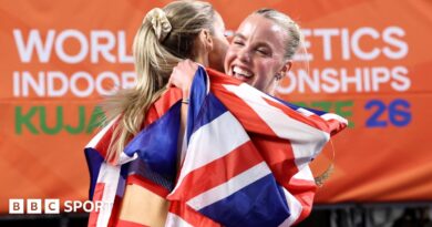 Keely Hodgkinson hugs Georgia Hunter Bell