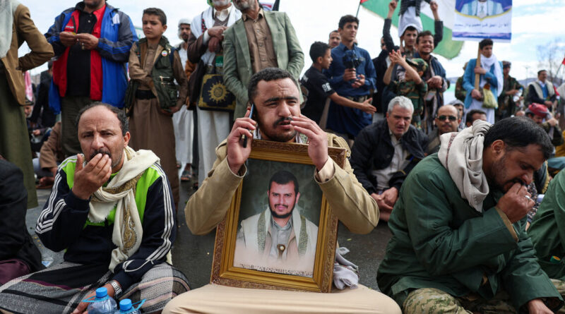 Yemen's Houthis say 'fingers on the trigger' as US-Israeli war on Iran widens