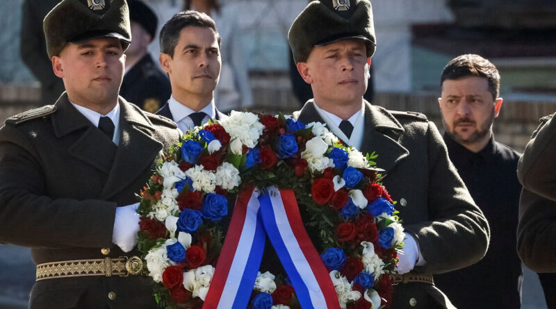 Zelenskiy says Ukraine has unique drone experience, discusses joint production with Dutch PM