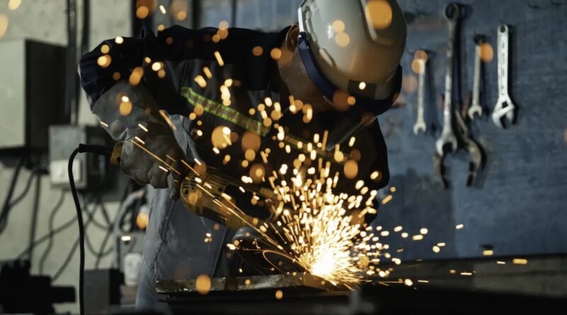 'Plumbers regularly earn more than lawyers': Top entrepreneur makes a bold prediction that AI will flip the American Dream | Fortune