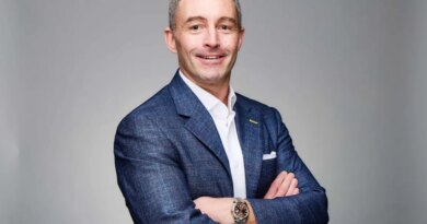 AI agents are acting like employees, but company structures still treat them like software | Fortune