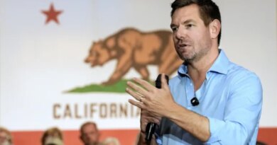 California gubernatorial candidate, Rep. Eric Swalwell, D-CA, appears at a town hall meeting in Sacramento, Calif., Tuesday, April 7, 2026. (AP Photo/Rich Pedroncelli)