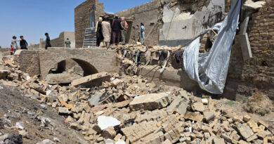 Afghan refugees stranded at Pakistan border amid renewed fighting