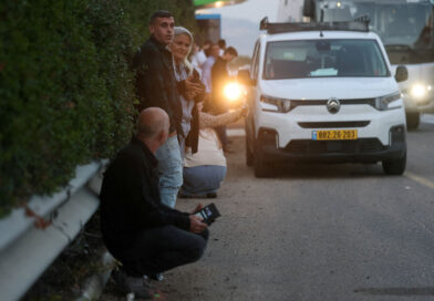 After fleeing past Hezbollah fighting, some Israelis on northern border vow to stay