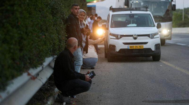 After fleeing past Hezbollah fighting, some Israelis on northern border vow to stay