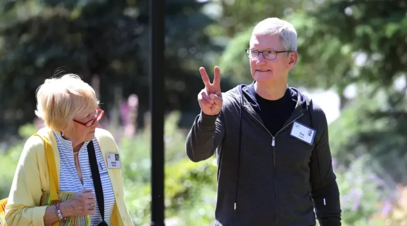 Apple's new CEO pick shows it's sticking  to its guns in the AI wars