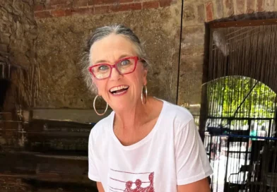 At 48, I left my Virginia teaching job and moved to Italy. A Facebook group I started for women led me to start my own business.