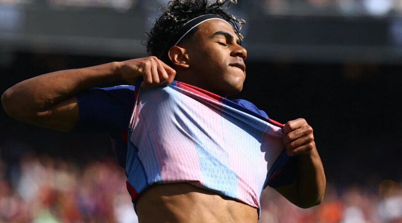 Barcelona and Atletico Madrid clash in La Liga ahead of UCL showdown