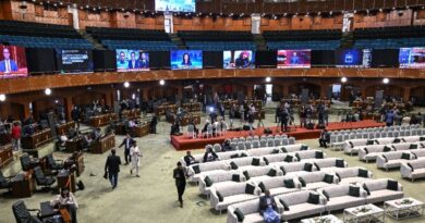 Buffets, baristas, but no briefings: journalists frozen out of Iran talks