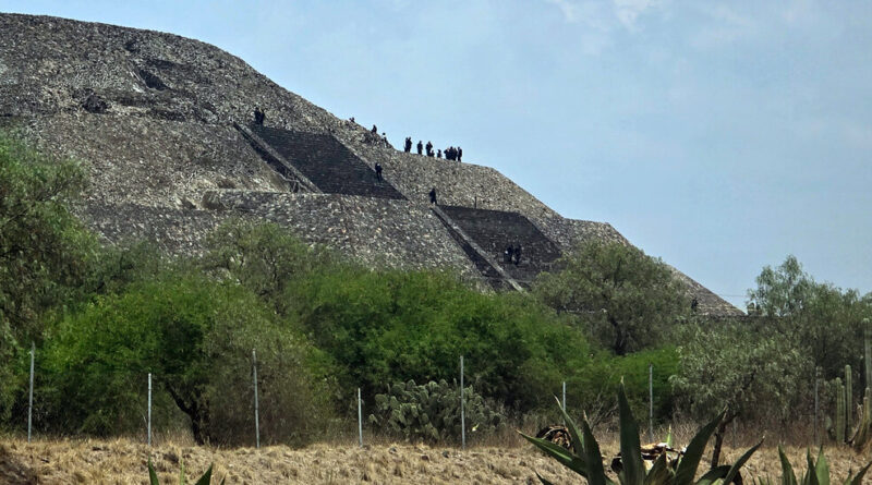 Canadian Tourist Is Killed in Shooting at Mexico’s Pyramids