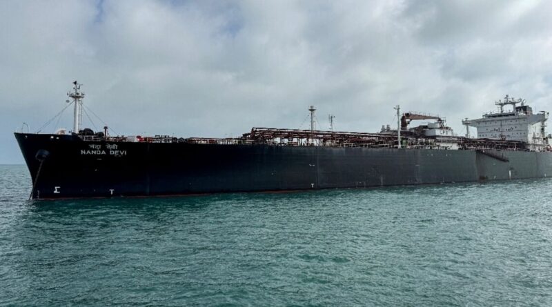Commodities exports through Strait of Hormuz collapse, except for Iran