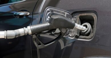 Crude back above $110 on Strait stalemate fears