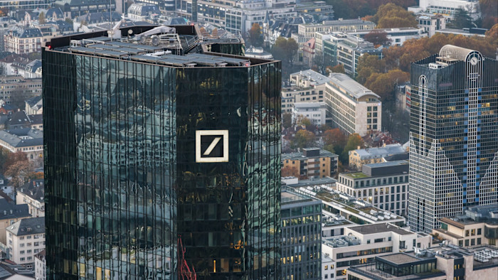 Deutsche Bank alerts regulators to potential Russia sanctions lapses
