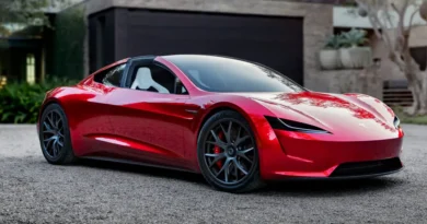 Elon Musk pushed back the launch of the Tesla Roadster. Again.