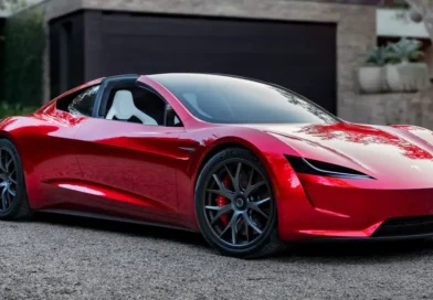Elon Musk pushed back the launch of the Tesla Roadster. Again.