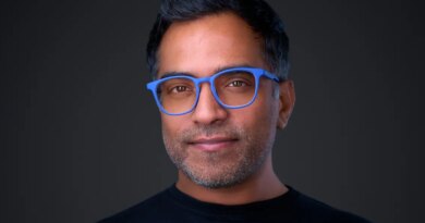 From three-person startups hitting $500K ARR to Meta's CEO avatar project, AI agents are reshaping what a "team" looks like. | Fortune