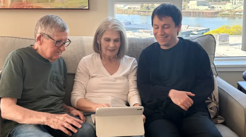 I quit my software engineering job to help seniors with tech. I assist them with things like recovering photos and bank accounts.