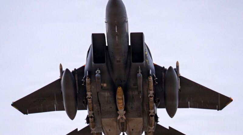 Iran, US race to find crew member of crashed American fighter jet