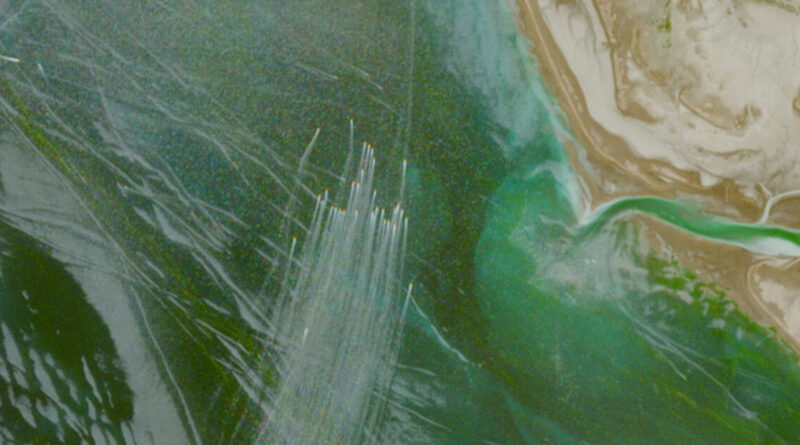 Iran fast-boat swarms add to Hormuz threats for shipping