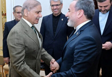 Iran says it will not accept 'maximalist' US demands as Pakistan pursues peace