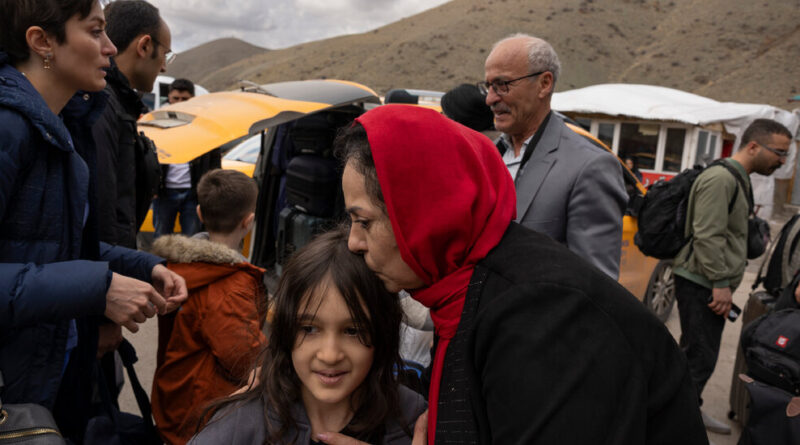 Iranians Live With Pain and Powerlessness, Beneath a Smooth Veneer