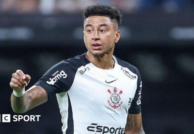 Jesse Lingard points