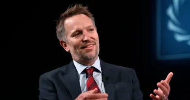 LinkedIn CEO says AI is boosting the value of these 4 'soft skills'