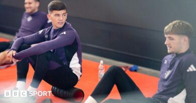 Manchester United duo Shea Lacey and Jack Fletcher (right)