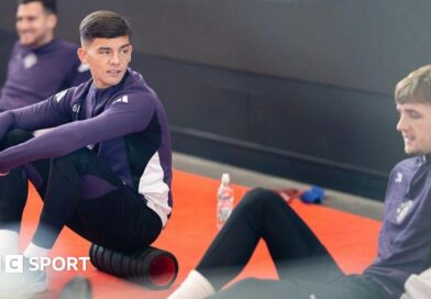 Manchester United duo Shea Lacey and Jack Fletcher (right)