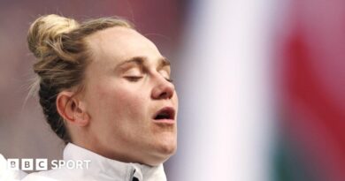 Meg Jones on the attack for England against Scotland