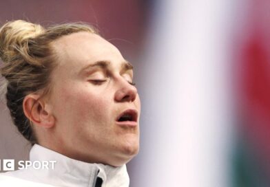 Meg Jones on the attack for England against Scotland