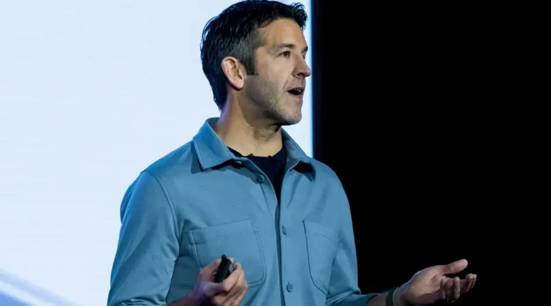 New Apple CEO John Ternus is inheriting a pressure cooker