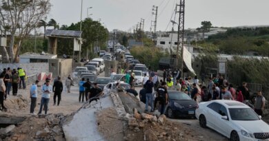 Photos: Displaced Lebanese families return home despite Israeli attacks