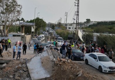 Photos: Displaced Lebanese families return home despite Israeli attacks