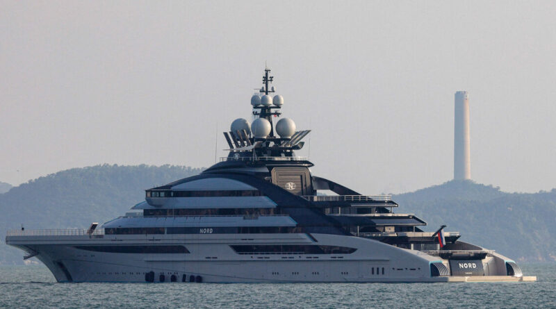 Russian superyacht crosses blockaded Strait of Hormuz