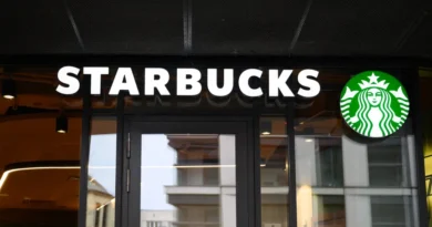 Starbucks is making big changes to how staff get paid. Read the memo.