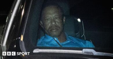 Jason Day and Tiger Woods shake hands at Augusta