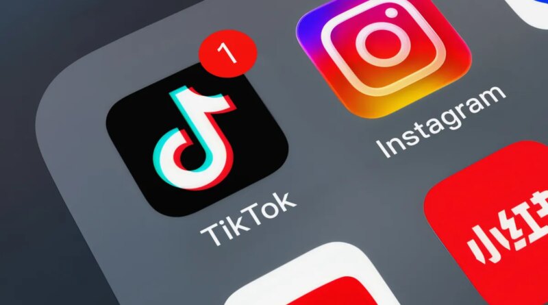 Various social apps on mobile phones: Tiktok, Instagram, Facebook, Xiaohongshu, YouTube, WeChat, Instagram