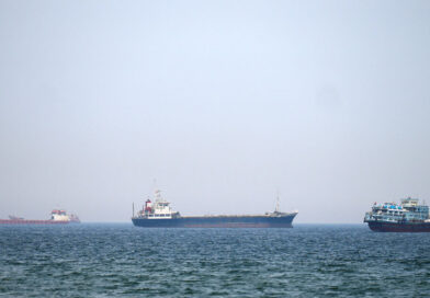 Trump urges Iran to sign a deal after report suggests US may extend blockade