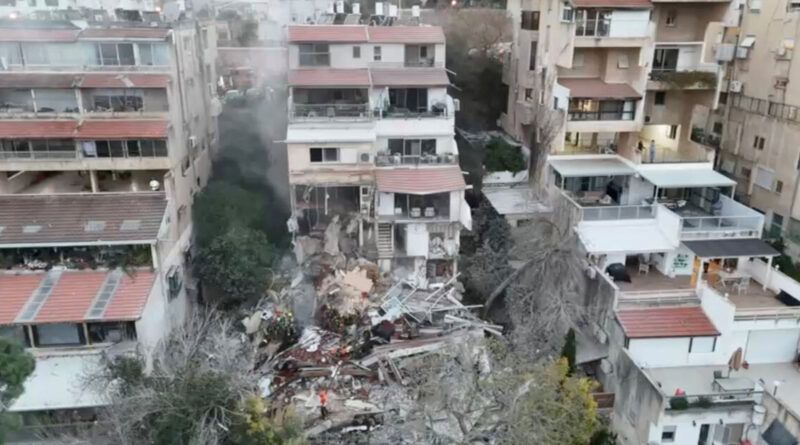 Trump vows 'hell' for Iran if Strait stays shut, says a deal is possible