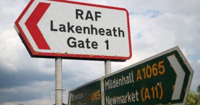 UK police arrest protesters near base used by US