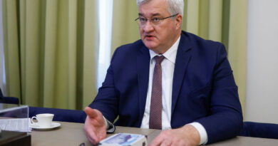 Ukraine broaches 'stolen' Russian grain cargo on call with Israel