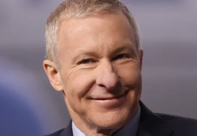 United Airlines CEO said he uses well-liked pilots make sure new hires pass the hang-out test